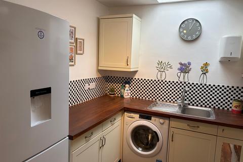 2 bedroom apartment to rent, Willow Way, Surrey GU9