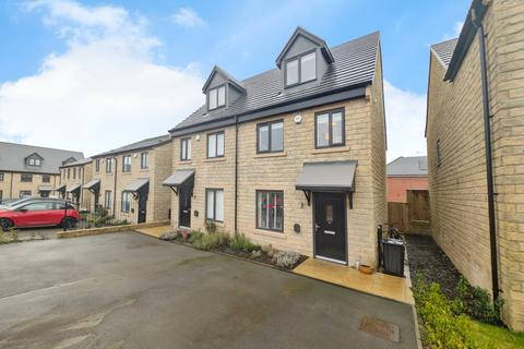 3 bedroom semi-detached house for sale, Willow Lane, Halifax HX3