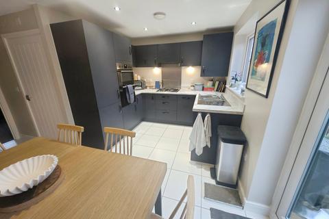 3 bedroom semi-detached house for sale, Willow Lane, Halifax HX3