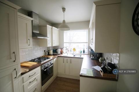 2 bedroom flat to rent, Waynflete Street, London, SW18