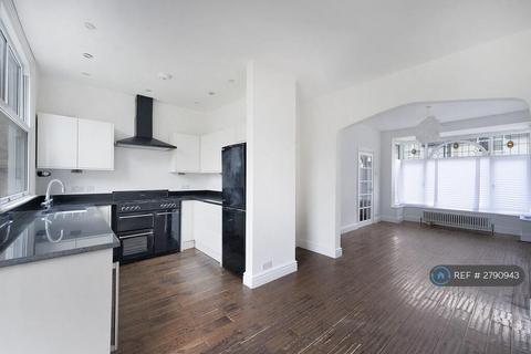 3 bedroom terraced house to rent, Edenbridge Road, Enfield, EN1