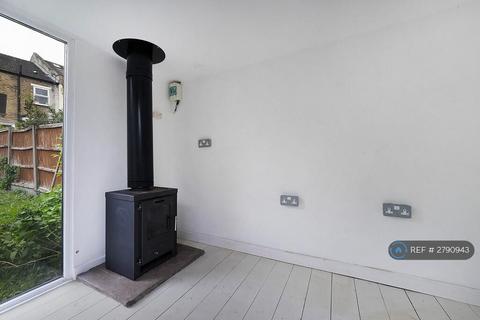 undefined, Edenbridge Road, Enfield, EN1