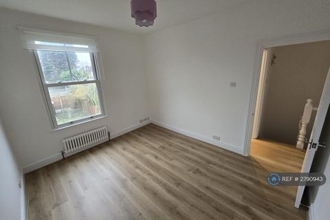 undefined, Edenbridge Road, Enfield, EN1
