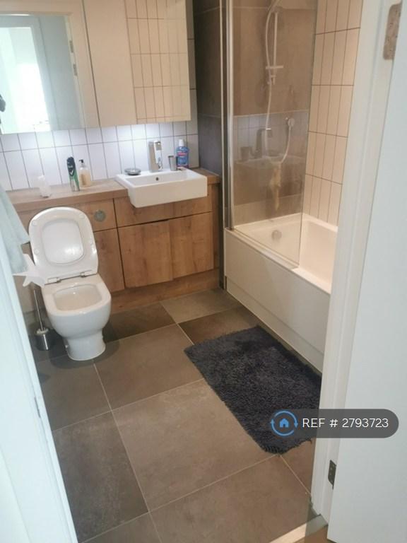 Bathroom With Bath / Shower
