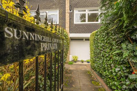 undefined, Sunninghill Court, Sunninghill
