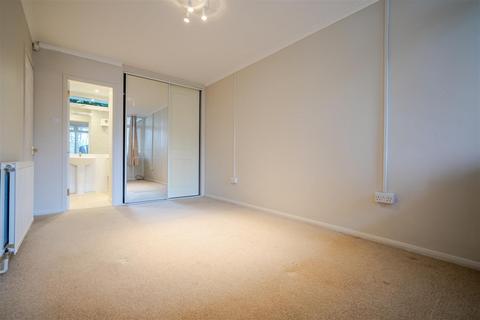 undefined, Sunninghill Court, Sunninghill