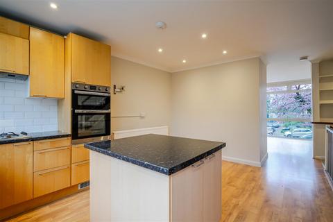 undefined, Sunninghill Court, Sunninghill