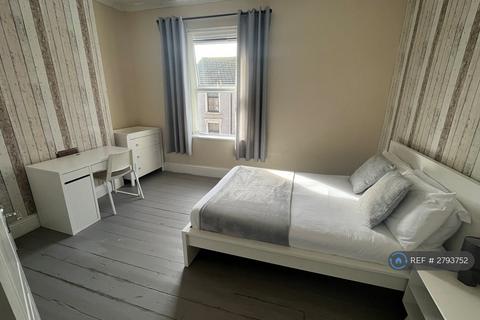2 bedroom terraced house to rent, Victoria Street, Cleator Moor, CA25