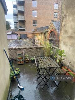 4 bedroom flat to rent, Hornsey, London, N8