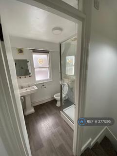 4 bedroom flat to rent, Hornsey, London, N8