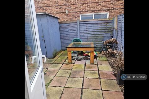 2 bedroom flat to rent, Colman  Road, London, E16