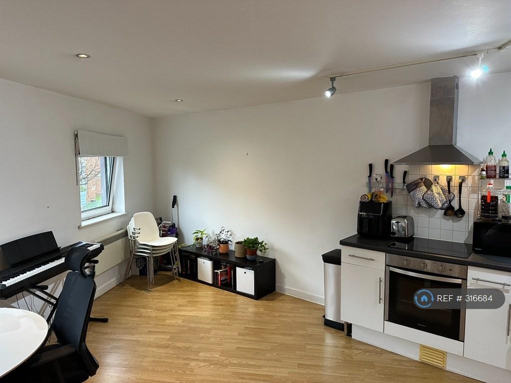 Kitchen/Living Room