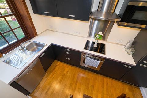 1 bedroom flat for sale, Scott Avenue, London