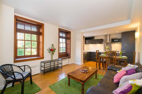1 bedroom flat for sale, Scott Avenue, London
