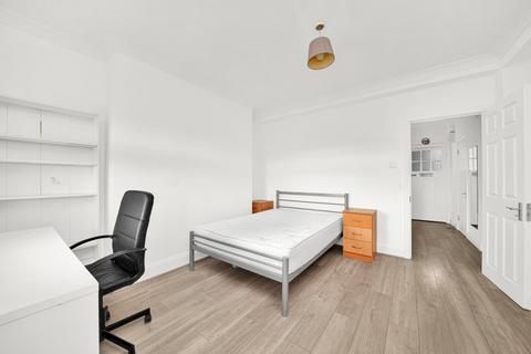 2 bedroom flat to rent, Warlters Road, London