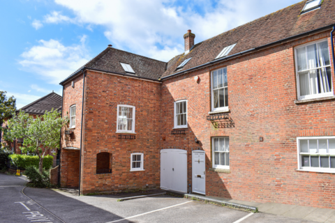 3 bedroom townhouse for sale, High Street, Lymington, SO41
