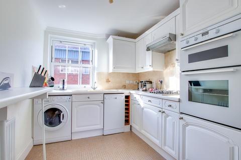 3 bedroom townhouse for sale, High Street, Lymington, SO41