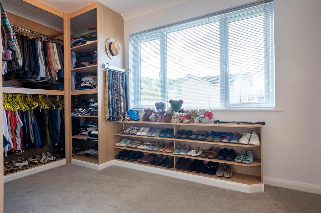 Bedroom/walk in wardrobe