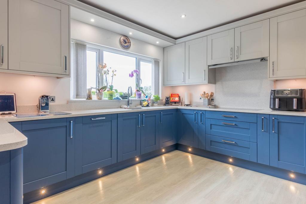 Kitchen diner