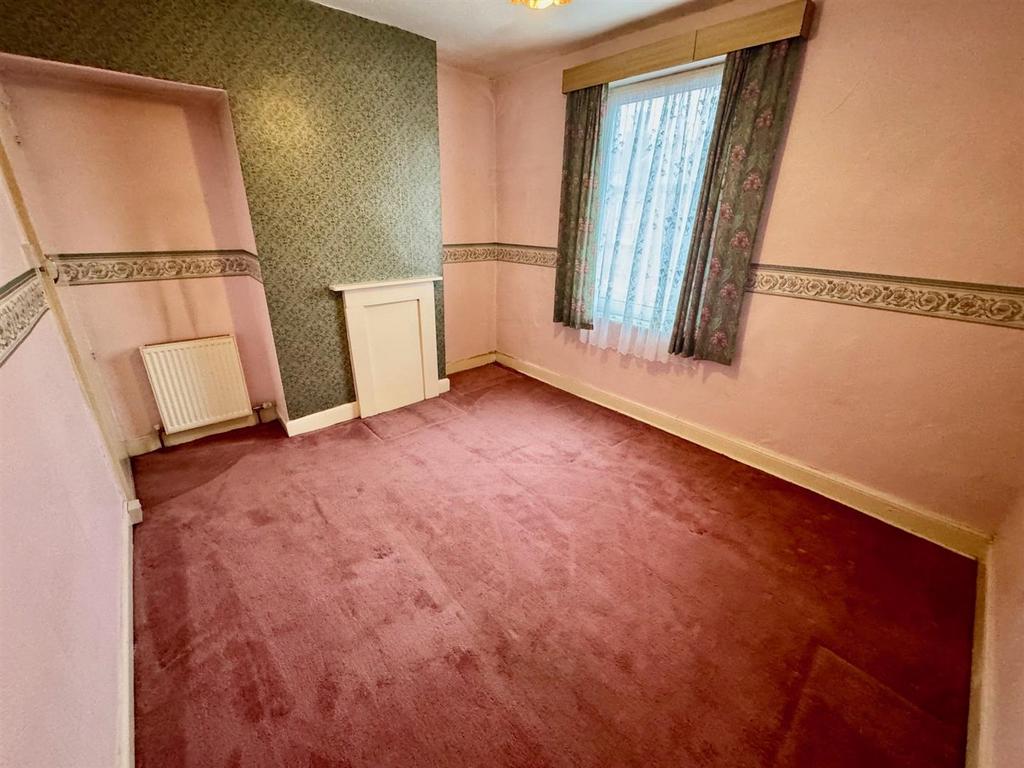 Bedroom 2b.jpg