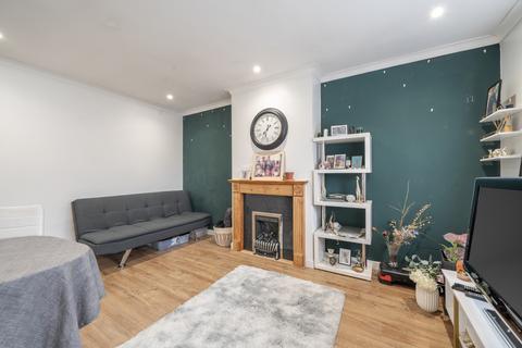 2 bedroom house for sale, Sandow Crescent, Hayes, UB3
