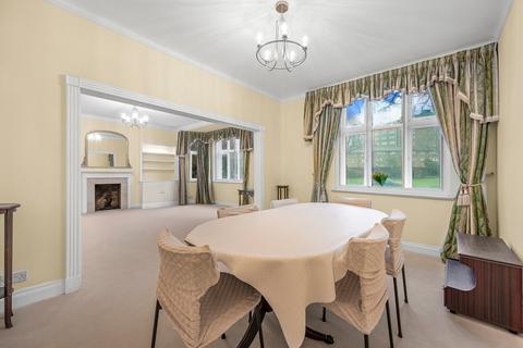 3 bedroom flat to rent, Ross Court, 83, Putney Hill, Putney