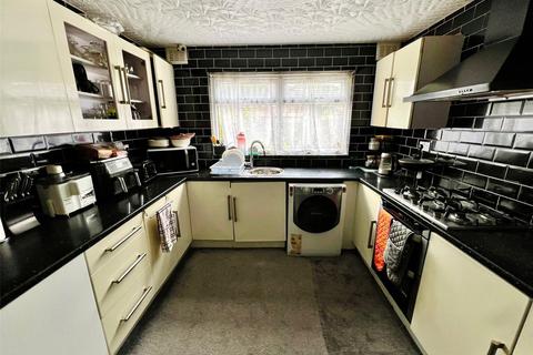 3 bedroom end of terrace house for sale, Fox Green Crescent, Birmingham, West Midlands, B27