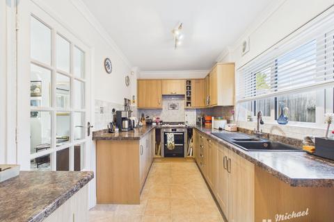 3 bedroom semi-detached house for sale, Elm Green, Aylesbury