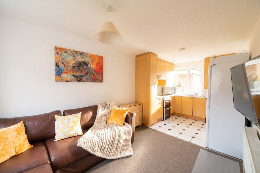 Leahurst Crescent - 4 bed, Harborne B17 4 bed house to rent - £2,306 ...