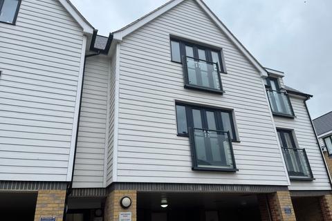 2 bedroom flat to rent, Westmeads Road, Whitstable, CT5