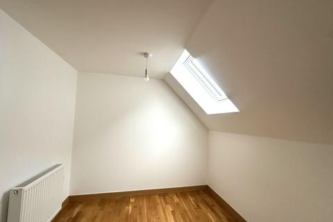2 bedroom flat to rent, Westmeads Road, Whitstable, CT5