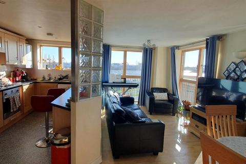 2 bedroom apartment for sale, Kilby Road, Stevenage, Herts SG1 2LU