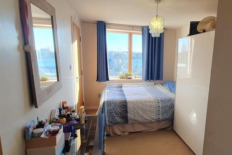 2 bedroom apartment for sale, Kilby Road, Stevenage, Herts SG1 2LU