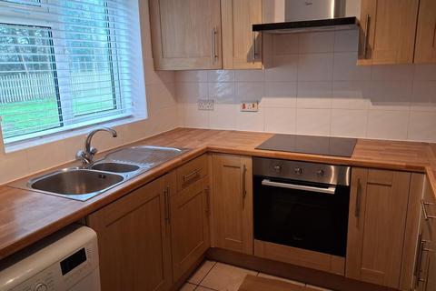 2 bedroom ground floor flat for sale, Rowland Way, Ashford, TW15
