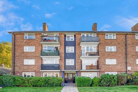 2 bedroom ground floor flat for sale, Rowland Way, Ashford, TW15