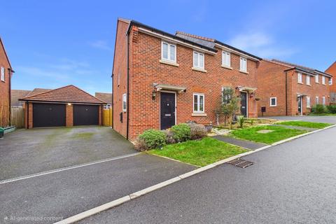 Great Crescent, Newbury, Berkshire, RG14