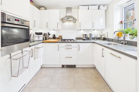 undefined, Great Crescent, Newbury, Berkshire, RG14