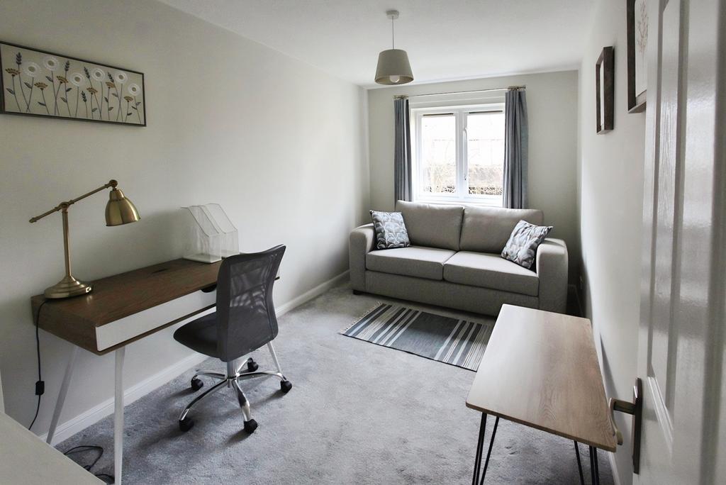 Bedroom 3/ Study