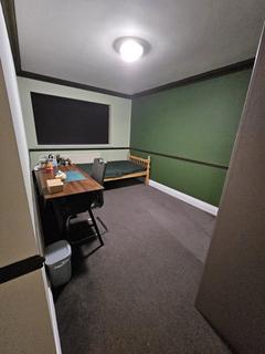 1 bedroom in a house share to rent, Little Oxcroft, Basildon SS15