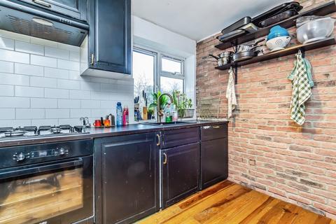 4 bedroom flat for sale, Sellindge Close, BECKENHAM, Kent, BR3