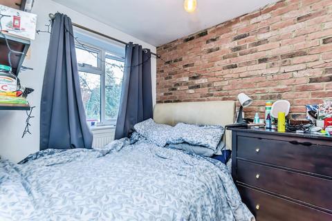 4 bedroom flat for sale, Sellindge Close, BECKENHAM, Kent, BR3