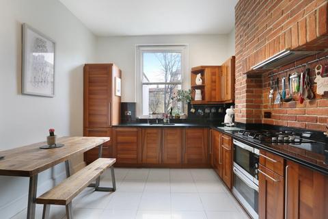2 bedroom flat for sale, Eastlake Road, London, SE5