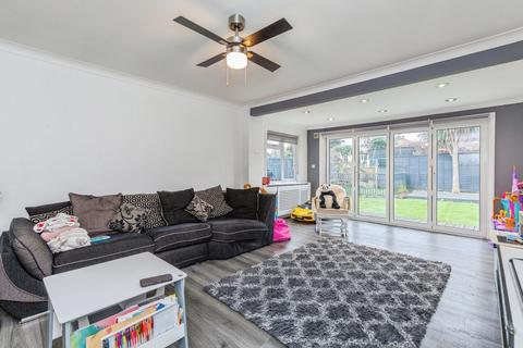 5 bedroom bungalow for sale, Chicago Avenue, Gillingham, Kent, ME7