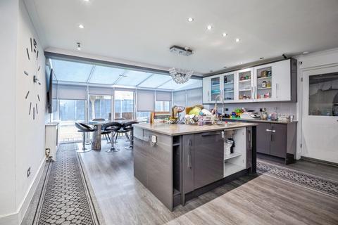 5 bedroom bungalow for sale, Chicago Avenue, Gillingham, Kent, ME7