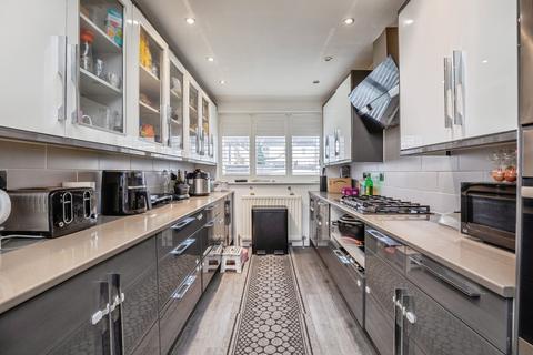 5 bedroom bungalow for sale, Chicago Avenue, Gillingham, Kent, ME7