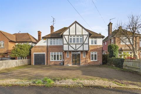 5 bedroom detached house for sale, King Edward Avenue, Aylesbury HP21