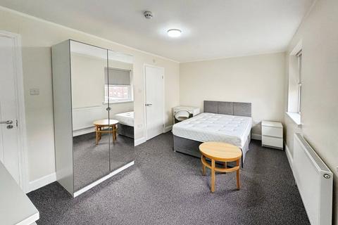 undefined, Fairview Avenue, Woking, Surrey, GU22