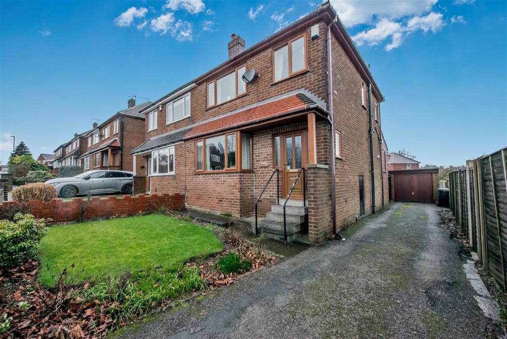 Driveway / Off Street Parking / Garage: