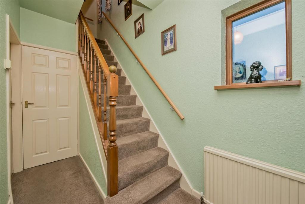 Entrance Hallway: