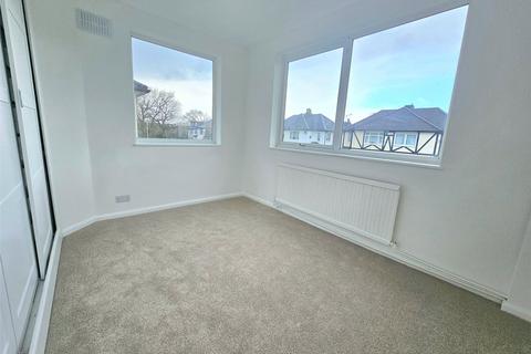 undefined, Matlock Gardens, Hornchurch, RM12
